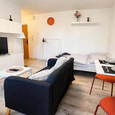 Bright Zen Apartman *